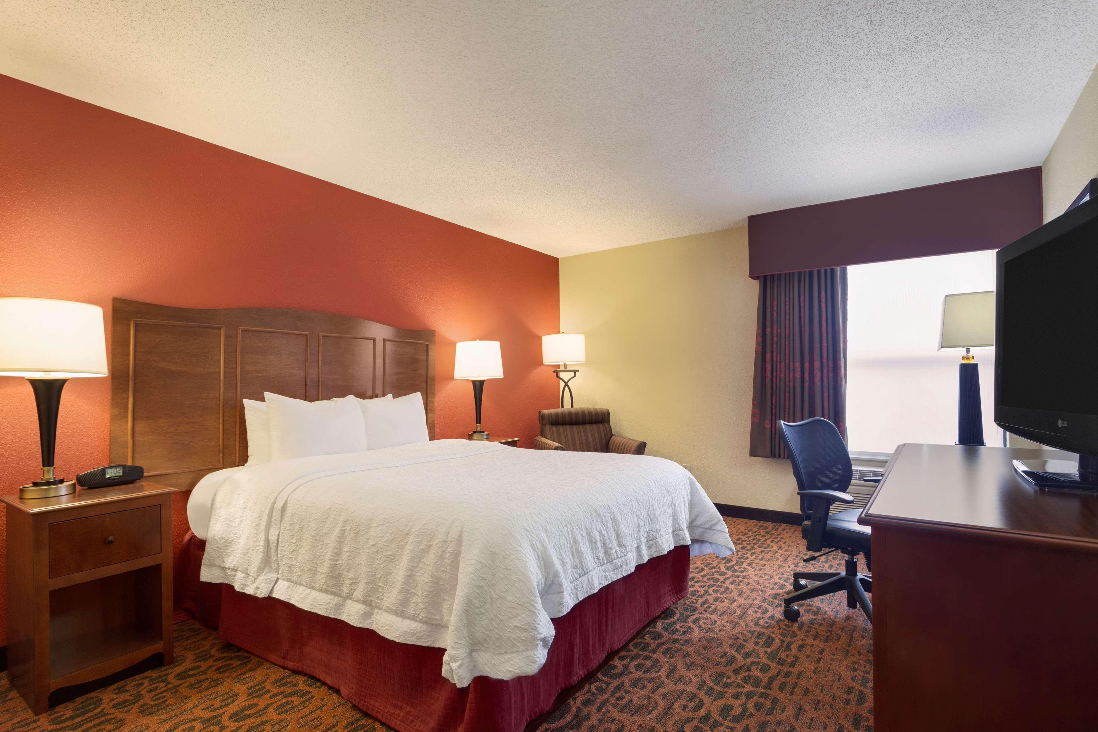 Hampton Hotel Shawnee