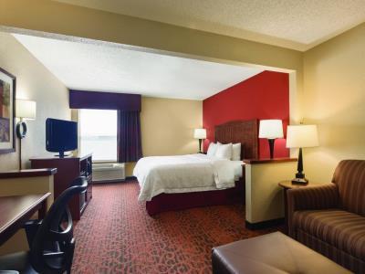 Hampton Hotel Shawnee